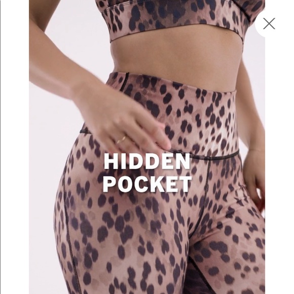 Fabletics leopard spotted powerhold workout leggings bra set - Picture 10 of 11